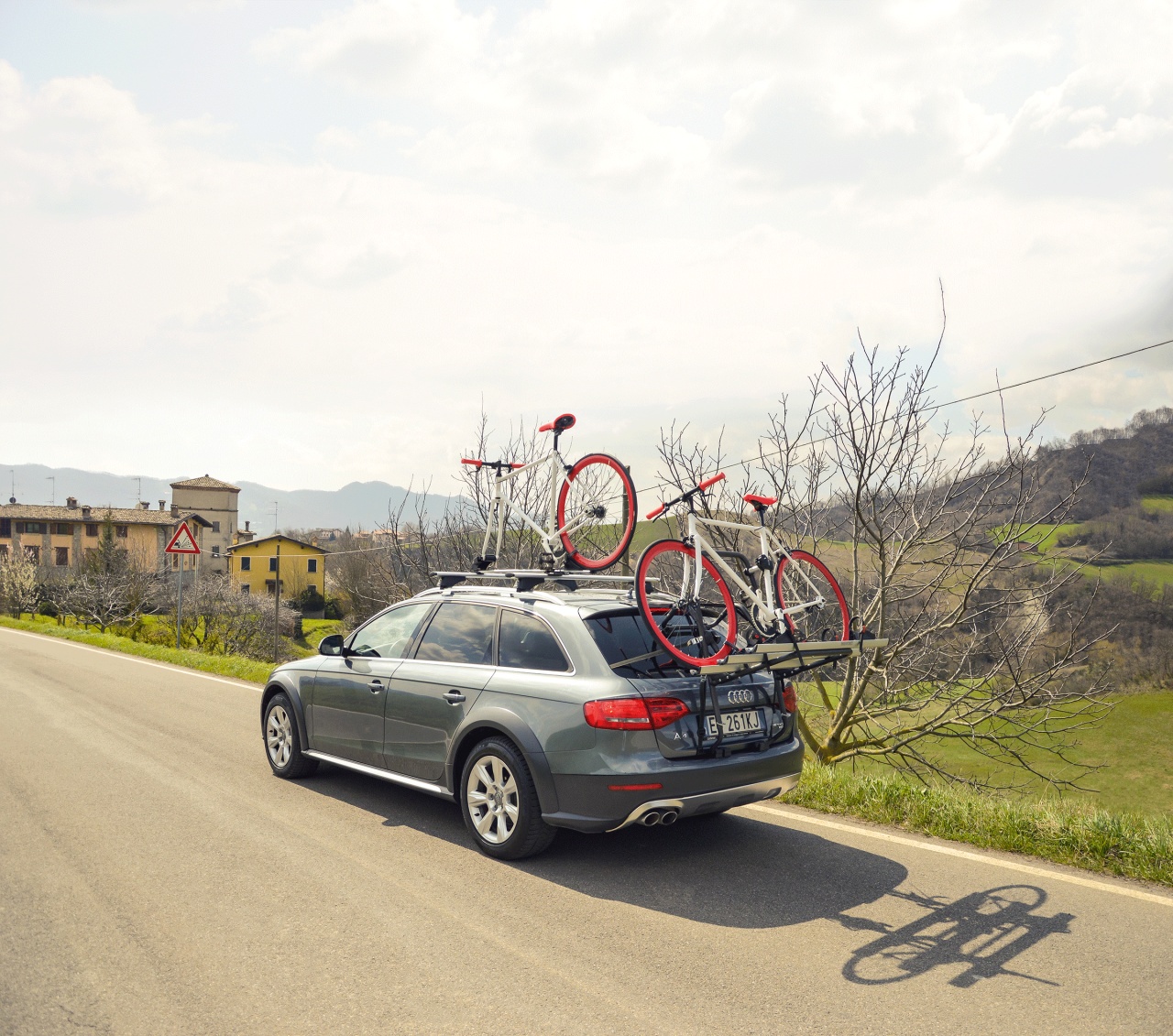 Suport biciclete Menabo Stand Up 2 pentru 2 biciclete cu prindere pe haion/portbagaj - 1 | YEO