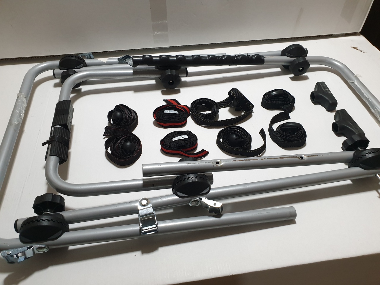 Suport biciclete Menabo Main pentru 3 biciclete cu prindere pe haion/portbagaj - 2 | YEO