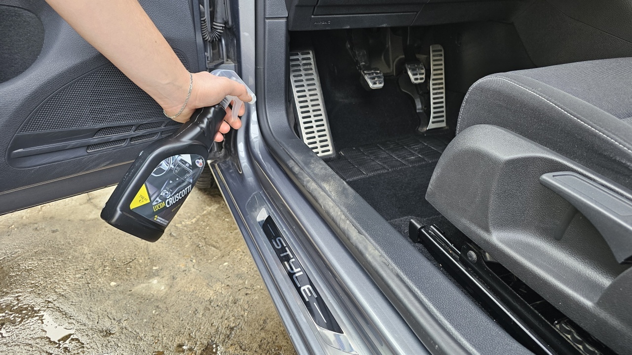 Solutie detailing auto - curatat si intretinere elemente plastic interior Ototop, 750ml - 2 | YEO