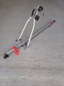 Bike rack Menabo Huggy Lock roof-bar mounted - Img 5