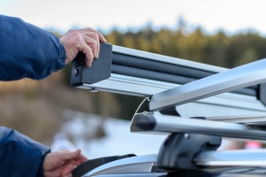Ski & snowboard rack Menabo Yelo 6 Silver sliding, roof-bar mounted, 6 pairs ski / 4 snowboard - Img 13