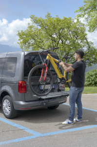 Suport biciclete Menabo Cobra 3 Plus pentru 3 biciclete cu prindere pe haion - Img 5