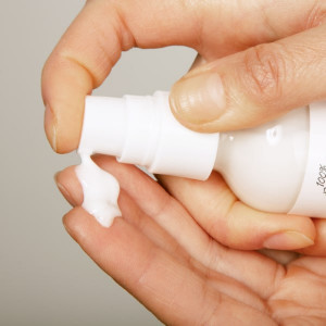 Lapte Hidratant cu Trandafir, Acid Hialuronic și Squalan de măsline - Img 3