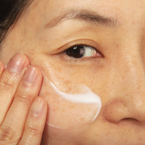 Lapte facial cu apă de trandafir - Img 4