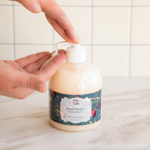 Sampon reparator cu miere si laptisor de matca - 474 ml - Img 2