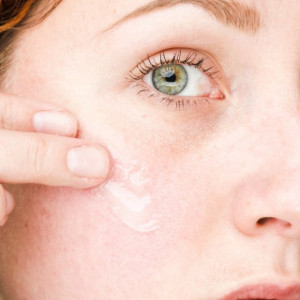 Ser cu Vitamina C Stabilă și Acid Hialuronic pentru Luminozitate – Booster - Img 3