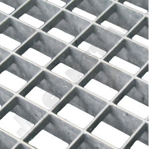 GRATAR ZINCAT PRESAT 40X2 / 1000X1000 MM / TIP 33X33 - Img 1