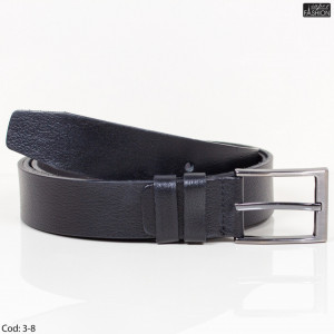 curea neagra cu diverse catarame