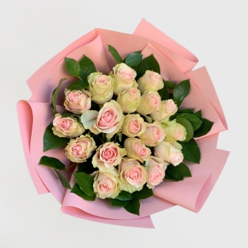 Buchet de 19 trandafiri roz