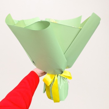 Buchet cu trandafiri galbeni si albi – eleganta si optimism - Img 3