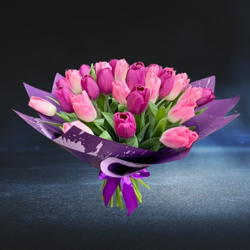 Buchet Elegant de 50 Lalele Roz și Mov - Img 3