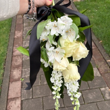 Buchet funerar "Omagiu"
