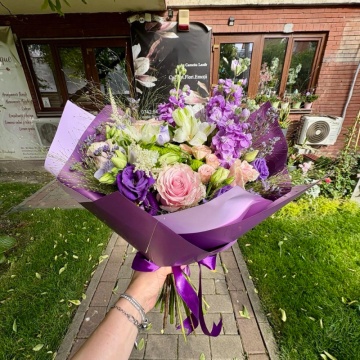 Buchet de flori "Armonie in mov" - Img 2
