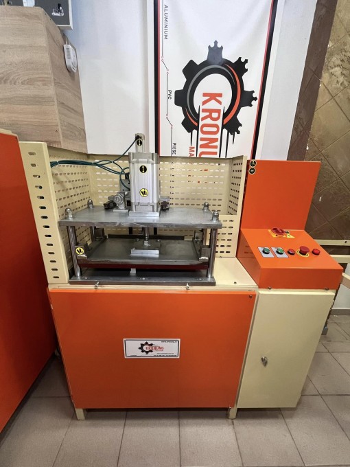 KRG 211 Utilajul automat de frezat teu montant (1 Cutit, 6 profile)