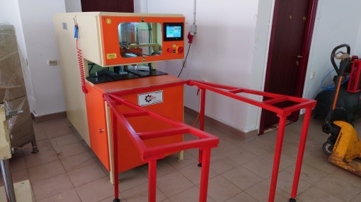 KRG 6000 CNC Utilaj automat de debavurat (2 axe - 3 servomotoare)