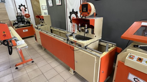 KRG 400 Utilaj automat de debitat profile PVC si Al dublu cap (computerizat, unghi automat 45° si 90°, ⌀-disc 400mm)