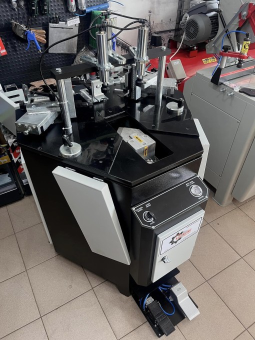 KRG 901 Utilaj automat de sertizat profile aluminiu Pneumatic