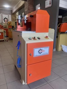KRG 211 Automatic upright milling machine (PVC and aluminium, 2 cutters)