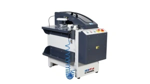 POLAR – IV Masina de frezat montanti automata cu schimbare rapida a frezelor