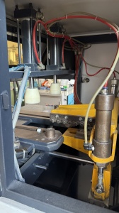 HEGSAN Utilaj automat de debavurat (4 grupuri de freze, 2 axe) - Img 2