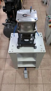 Presă Pneumatică pentru Armătură(1.2mm max) pentru găurit locașul la cremon și broască - Img 2
