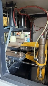 VANDUT HEGSAN Utilaj automat de debavurat (4 grupuri de freze, 2 axe) - Img 2