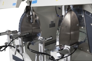 GEMINI V SA - Masina de debitat cu două capete, lamă frontală Ø 550 mm, cu poziționare automată și reglare semi-automată a unghiului - Img 2