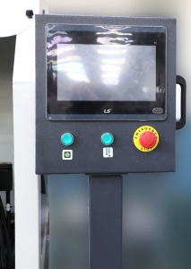 APEX AUTO – Presă automată pentru colțuri din aluminiu cu control servo - Img 2