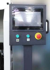 APEX AUTO – Presă automată pentru colțuri din aluminiu cu control servo - Img 2
