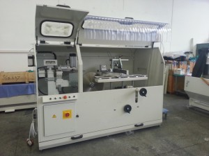 NS450 Utilaj debitat pentru fațade cortină.