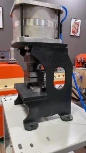 Presă Pneumatică pentru Armătură(1.2mm max) pentru găurit locașul la cremon și broască - Img 6