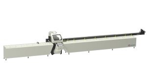 LEO plus - Centru de debitare cu taiere din spate in fata automat Ø 550 mm cu brat robotic pentru incarcare