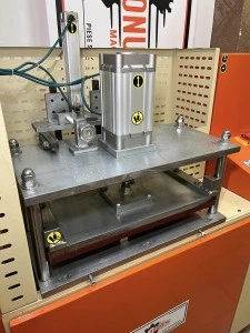 KRG 211 Utilajul automat de frezat teu montant (1 Cutit, 6 profile) - Img 6