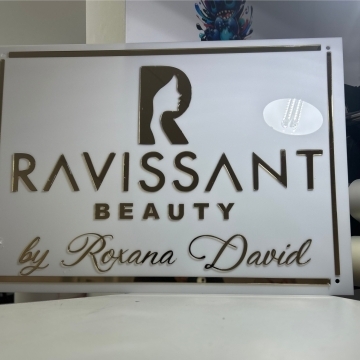 placa-dreptunghiulara-plexi-alba-cu-scris-auriu