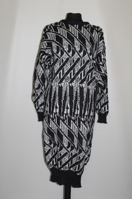 Rochie din tricot alb cu negru anii '80