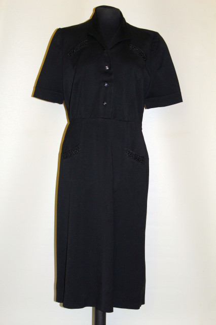 Rochie vintage neagra din casha cu brandenburguri anii '40