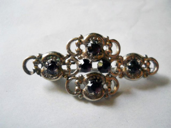 Brosa vintage granate anii '50