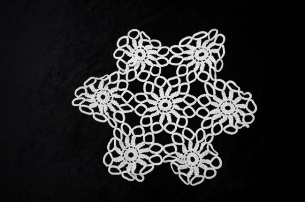 Dantela crochet vintage flori anii '60