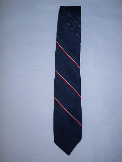 Cravata bleumarin cu dungi "Pierre Cardin" anii '60