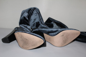 Cizme din catifea peste genunchi – albastru petrol, glam vintage - Img 6