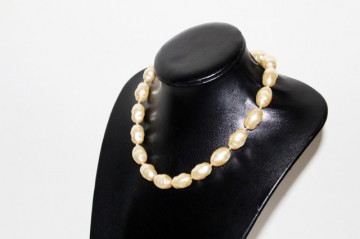Colier vintage perle baroce de sticla anii '50