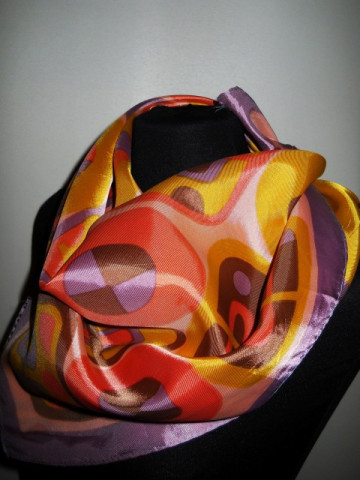 Esarfa mod violet, frez, lila anii '60