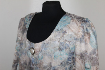 Jachetă din brocart bleu – retro anii ’80, floral stilizat - Img 4
