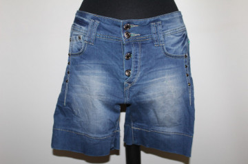 Pantaloni scurți jeans cu aplicații ținte – retro repro anii ’70
