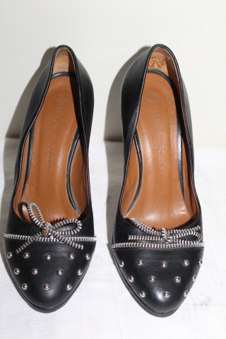Pantofi piele naturală Via Montenapoleone – negri cu ținte argintii, vintage - Img 4