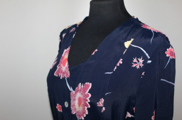 Rochie bleumarin cu print floral – vintage anii ’90, viscose - Img 5