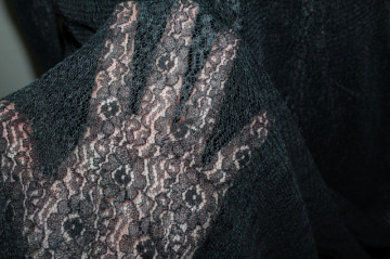 Rochie de seară vintage din dantelă neagră – anii ’60 - Img 7