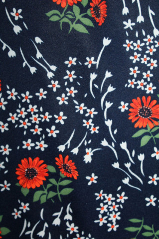 Rochie vintage bleumarin cu flori roșii – anii ’70 - Img 2
