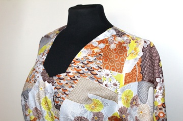 Rochie vintage cu print floral și geometric – anii ’70, tonuri galben-portocaliu - Img 5