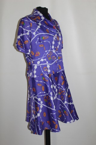 Rochie violet print bijuterii anii ’70 – mătase artificială, vintage chic - Img 4